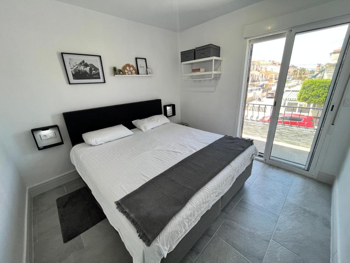 Prachtig Gemoderniseerde Woning Op 250 Meter Van Het Strand ซานตาโปลา ภายนอก รูปภาพ